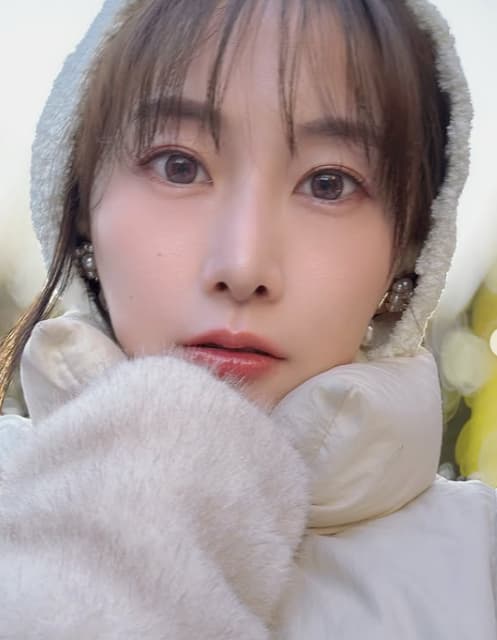 「白雪美人ですね」松井玲奈が透明感あふれるアップ写真で魅了