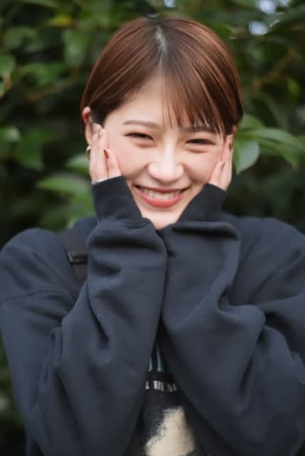 元乃木坂46・若月佑美 2025年の初ショットを披露！無邪気な笑顔が可愛すぎ！