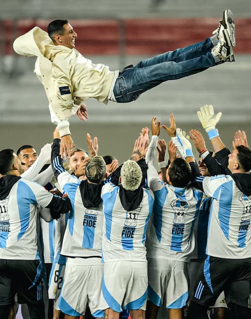 FIFA 代表引退のディ・マリアへ「🩵🤍」