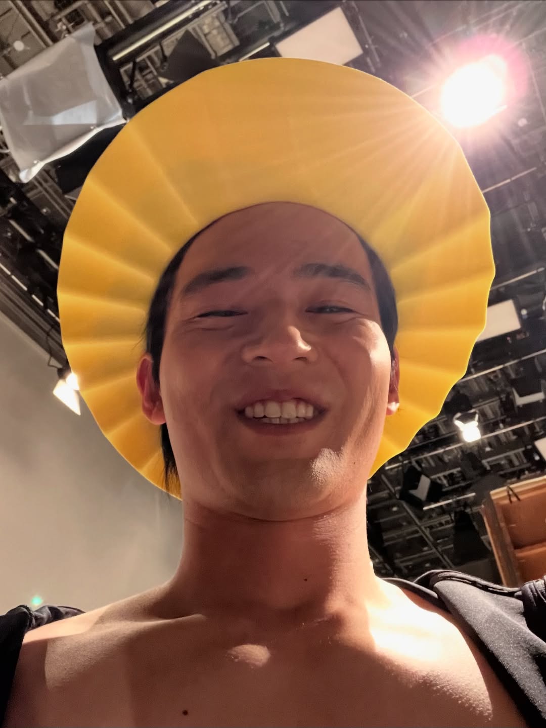 「ミンナノタイヨウニ」水上恒司、コント番組で太陽のコスプレを披露？！