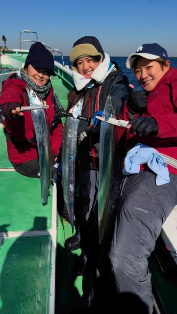 「8匹釣りあげたぞー！！！」女子ゴルファー成田美寿々、美女ゴルファーそろい踏みで釣りを楽しむ！