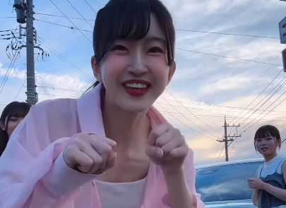 「こっちまで元気になってくる」個性派美女アイドル、”元気100％・ファイトプチダンス”を披露！温度差にファン爆笑