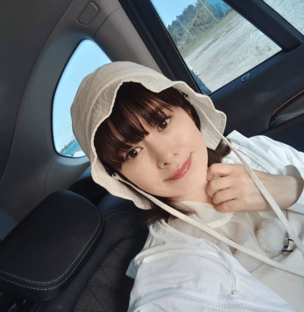 「暑くなりそう〜」さとう珠緒、奇跡の52歳 UVパーカー＆帽子で完全防備⁉相変わらずのかわいさ全開ショットが話題！