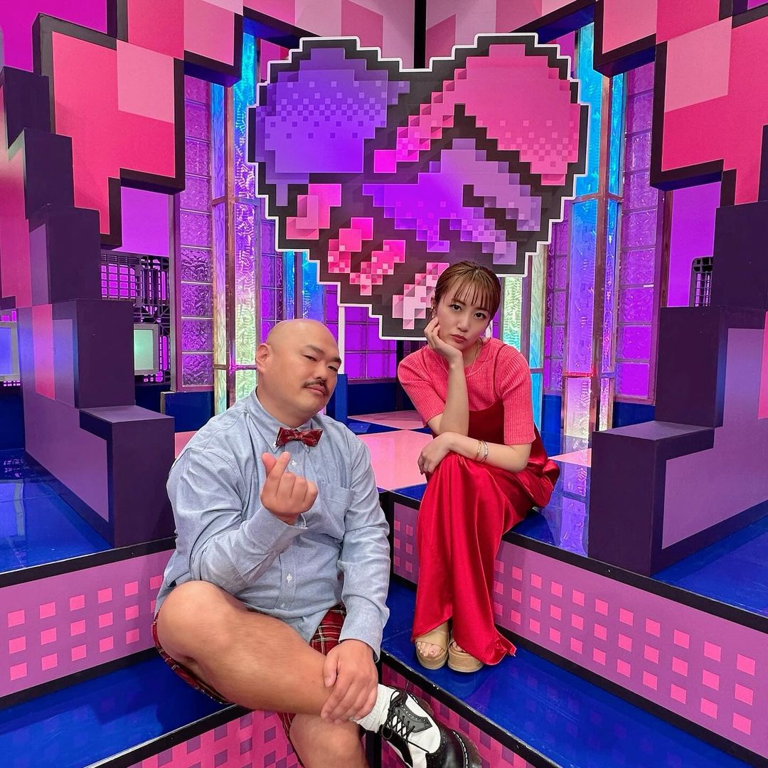 元AKB高橋みなみがクロちゃんとのツーショットを公開「最強のバディですね (笑)」