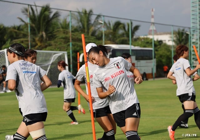 サッカーU-19日本女子代表が猛暑の中で鍛錬、AFCアジア予選へ「なでしこ魂」全開ショット公開