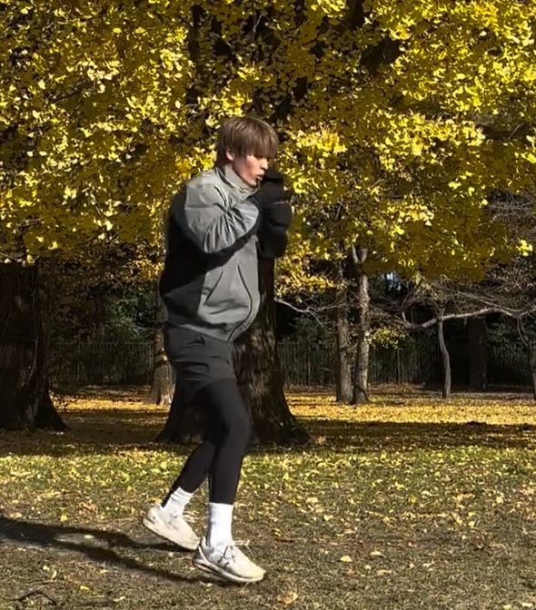 RISE元王者・白鳥大珠が2週間後に迫る試合に向け、キレキレのシャドーを披露