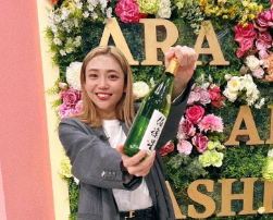 山谷花純、日本酒「伯楽星」と新年の幕開け！ファンから「可愛い」の声続々！