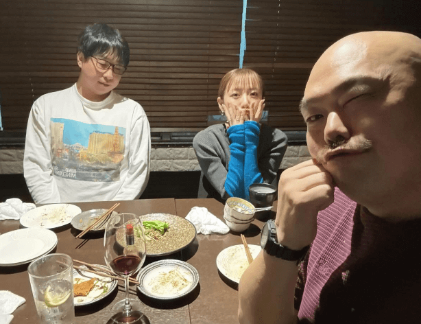 「クロちゃん三銃士」が食事へ ファンからは同情の声？「お二人さんご苦労様です」