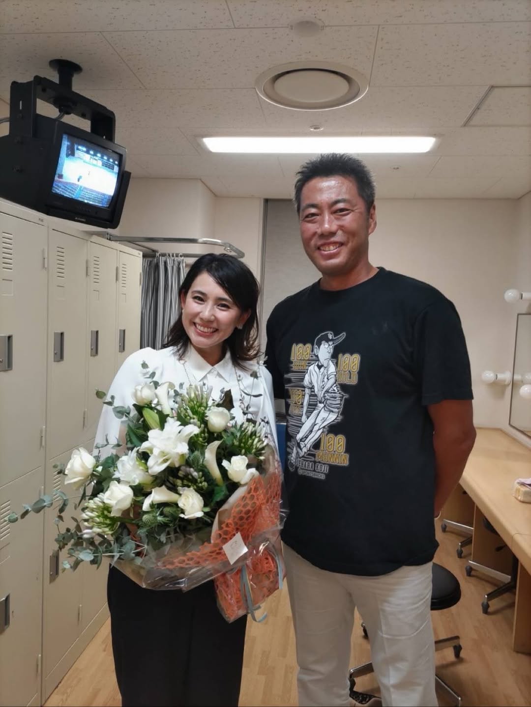 「驚き→感動！」元テレビ東京アナウンサー・青木佐知、上原浩治から誕生日祝いのお花やプレゼントを貰い「お心遣いに感謝です！」