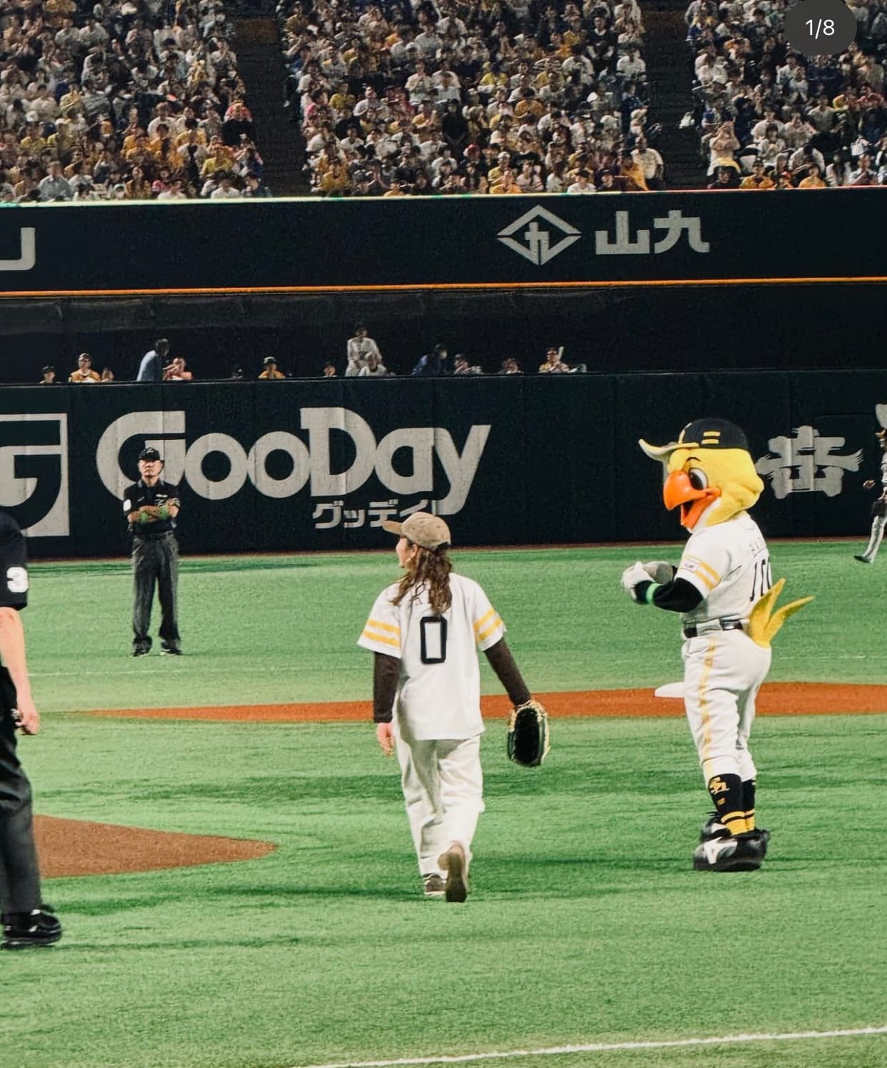 パリ五輪金メダリストが始球式に登場！「気持ちを込めて投球させてもらいました」