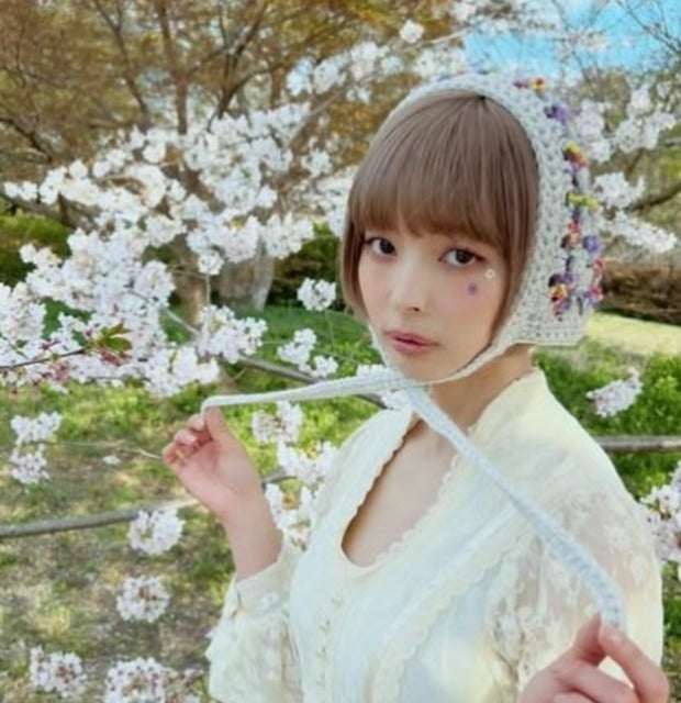 「春の妖精みたい」最上もが、目元にお花をつけて春の装い！