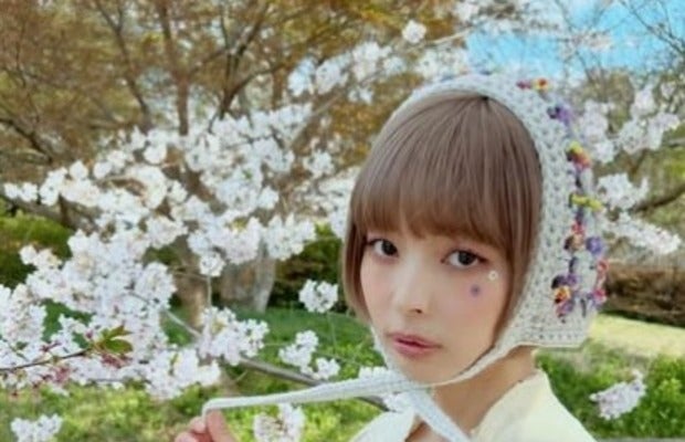 「春の妖精みたい」最上もが、目元にお花をつけて春の装い！