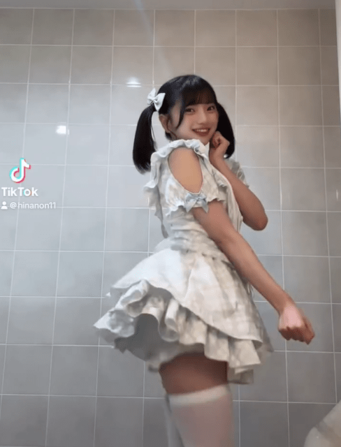 激カワアイドル・姫野ひなの、『ミニスカ×ニーハイ絶対領域』