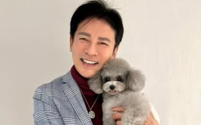 「みんな、いつも本当にありがとう！」郷ひろみがスタッフ達と新年会のディナーに！