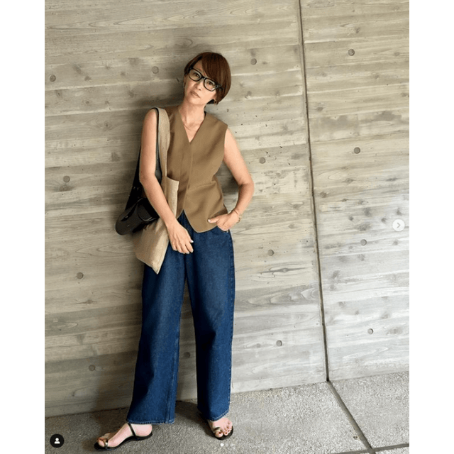 辺見えみりが「イイ話し」を語り、美麗スタンディングショット＋カフェフォトを披露