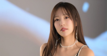 「圧倒的人気！」霧島聖子、大阪オートメッセで輝く笑顔を披露