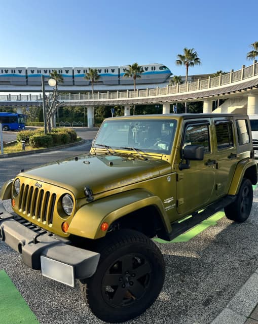 元サッカー日本代表の石川直宏、希少の愛車ジープで家族を『夢の国』まで送迎？