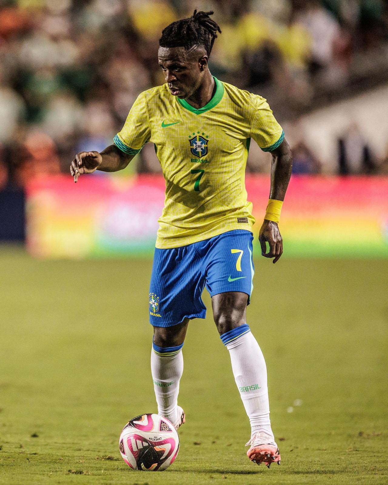 ヴィニシウスの投稿にファンから称賛の嵐か？！