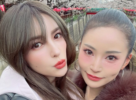 「彼氏と彼女くらいラブラブだったw」スミス楓、親友との桜デートに感涙の別れも…