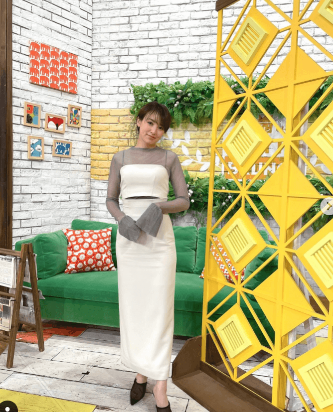 南明奈、Instagramで多彩な衣装コーデを披露「どんな衣装でも似合いすぎて可愛い」とファン絶賛