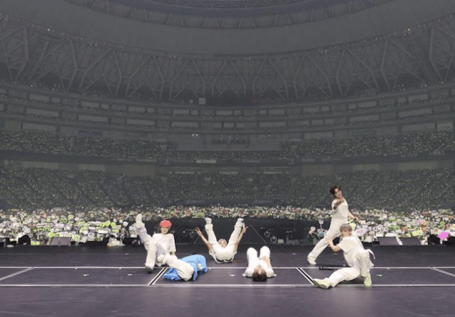 韓国アイドルグループNCT DREAM が大阪公演での集合写真を公開 個性あふれるポーズが話題に