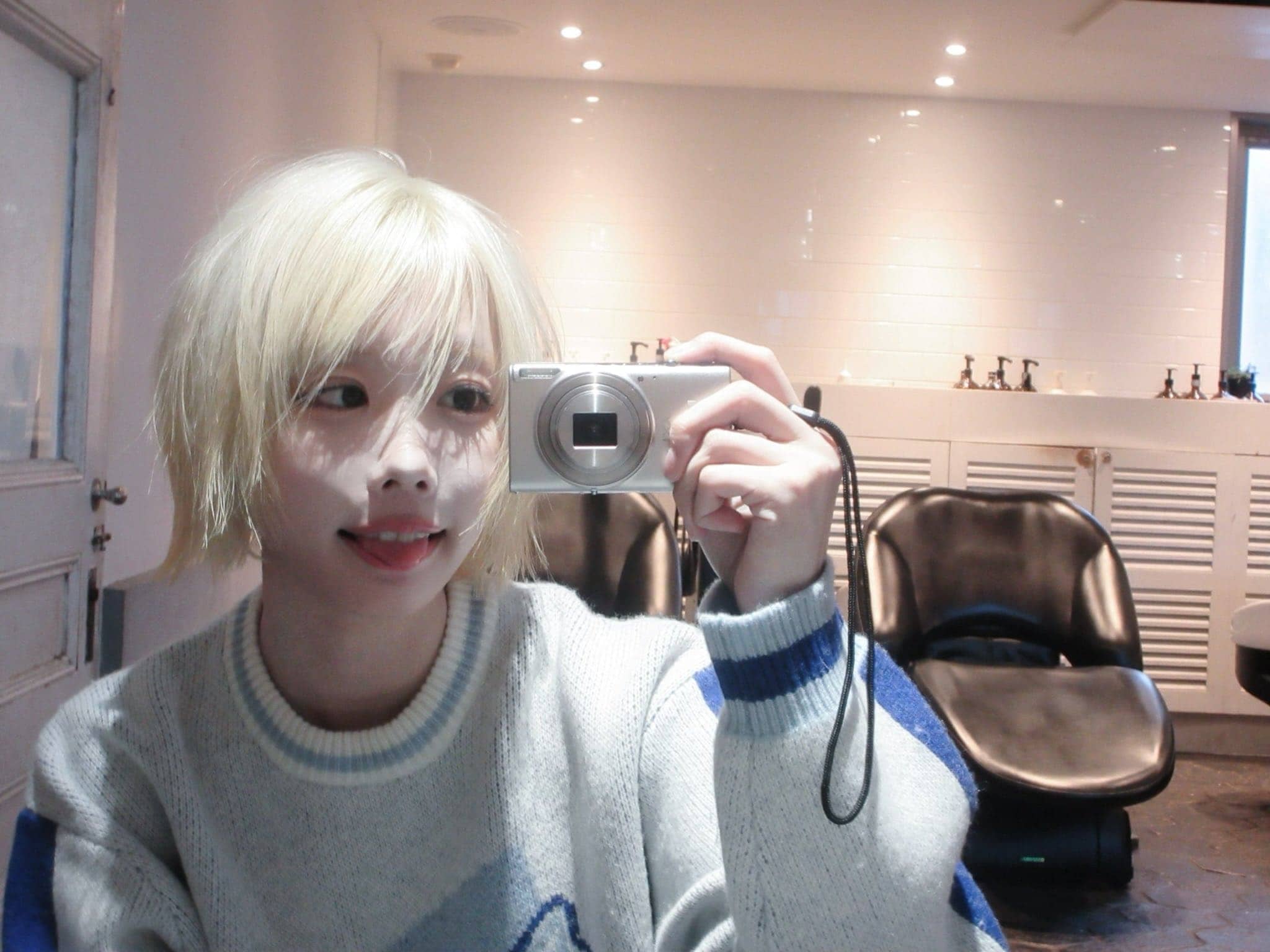 M-1優勝芸人との熱愛が噂されるあのちゃん 雰囲気激変の意味深ショットにファン騒然