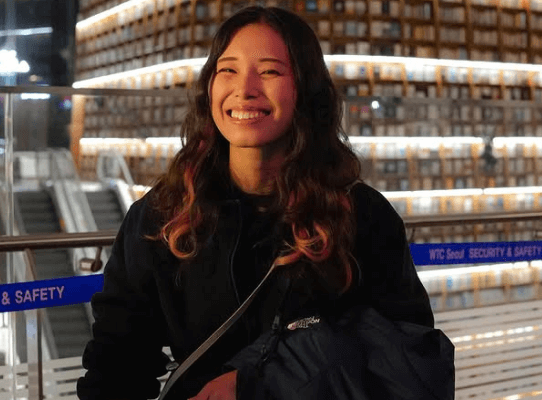 「25歳になりました」美女クライマー選手、微笑みの”癒しバースデー・ショット”をキュートな愛犬と披露！祝福の声届く「お誕生日おめでとう！」「可愛い」