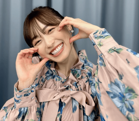 「これは反則!!🤍」福原遥 かわいすぎるオフショットにファン歓喜🏆️