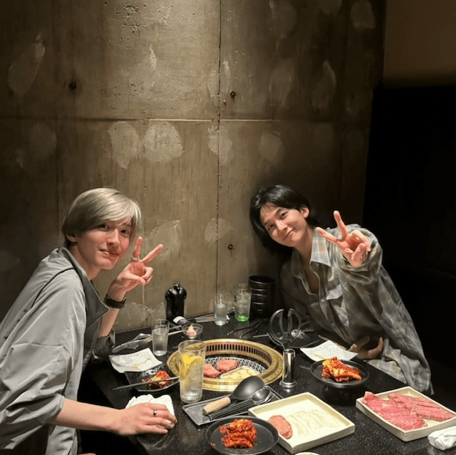 なにわ男子・道枝駿佑が大胆イメチェン 韓国のトップアイドルとのツーショットが話題に