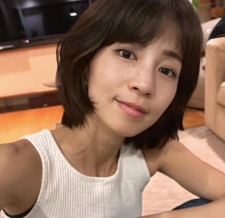 安田美沙子がゆるめのストパー姿を披露！隙間時間に自身のメンテナンスに勤しむ