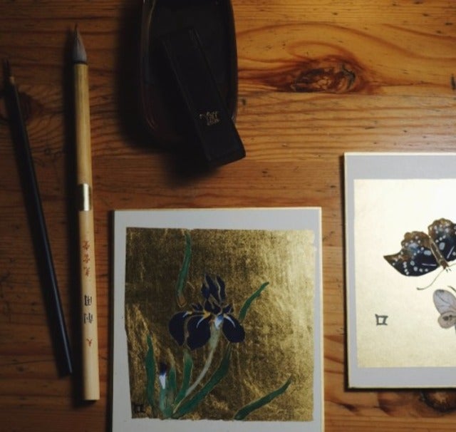 「カキツバタとオオムラサキ」ローラが伝統的な日本画を体験する！