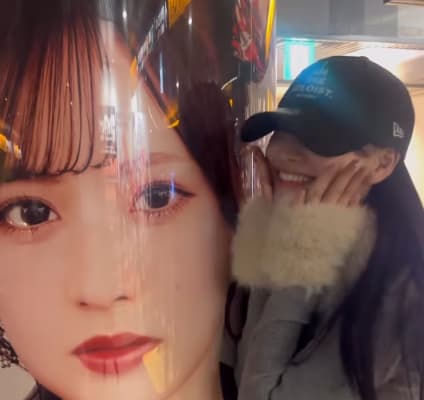 「強い柱になってねー！」CANDY TUNE・立花琴未、自身の写真が貼られている柱と戯れる様子を公開！