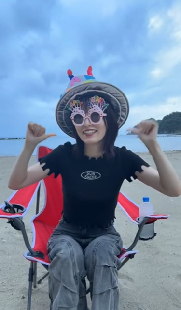 ド派手サングラスで「Happy Birthday To Me！」山本彩、32歳誕生日＆ニューシングルリリースをインスタライブでご報告！