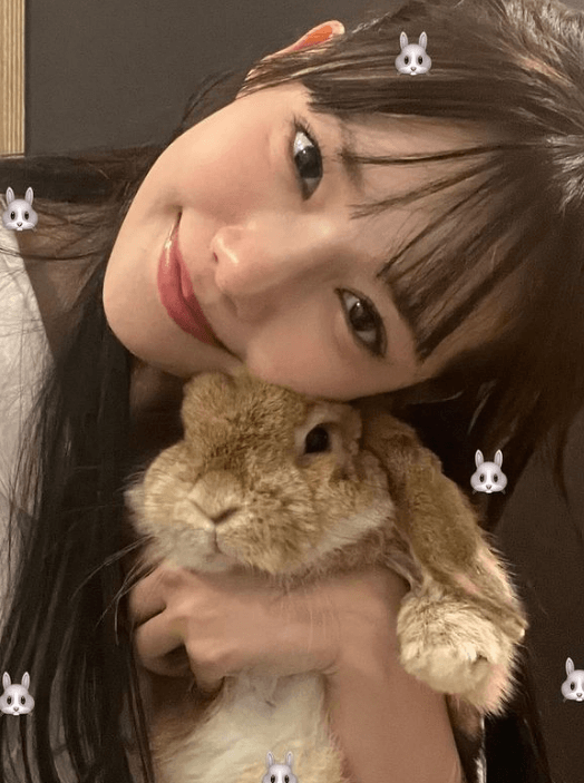 美女優の「ハ・ヨンス」 ラブリーなうさぎ”マヨ”とのツーショ披露で、癒しとドキドキをファンに与える