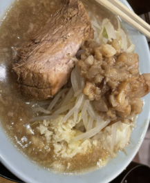 石川奈青、次郎系ラーメンでファンを魅了！プロレスラーの豪快な一面