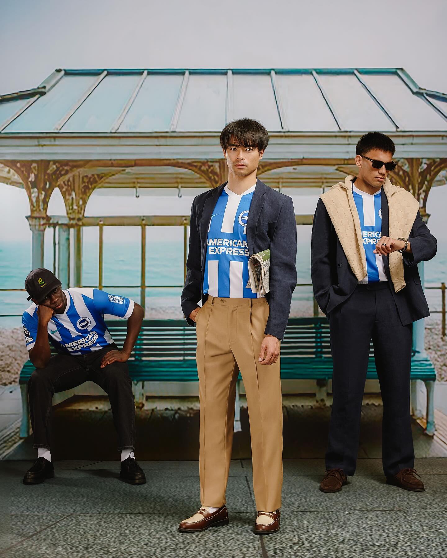 三笘薫が着こなすブライトンの新ユニフォーム！英国ブランドとのコラボが話題