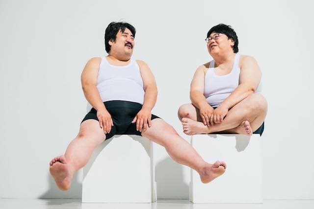 「お喋りしてる赤ちゃん」かが屋・加賀、人気芸人の２ショットを公開！