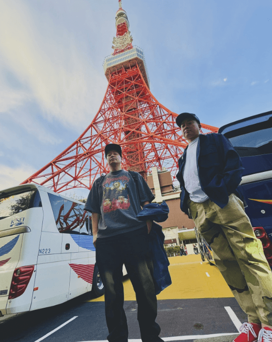 東京の街で魅せるチョコプラ長田庄平のスタイル、ファン大興奮！