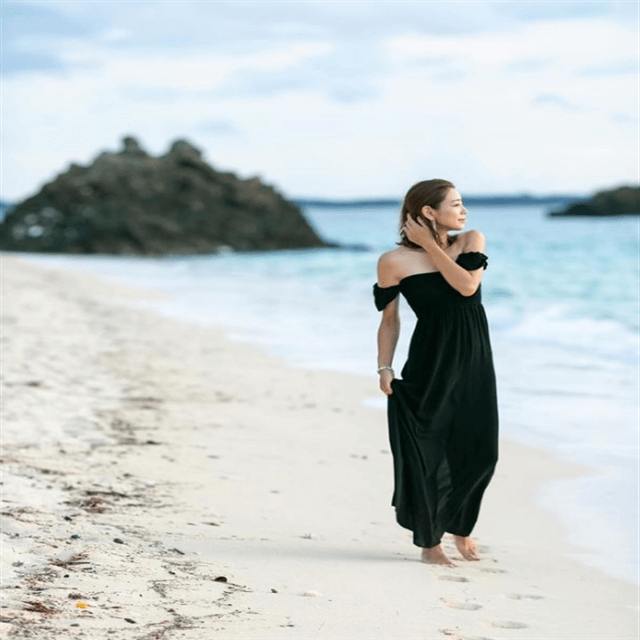 松本莉緒の大人の奄美大島リトリート！海辺の美ショットに「美しい」と反響続々