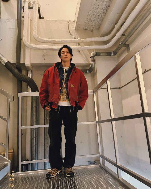 ふぉ〜ゆ〜辰巳雄大、古着を着こなす最新ショットを公開