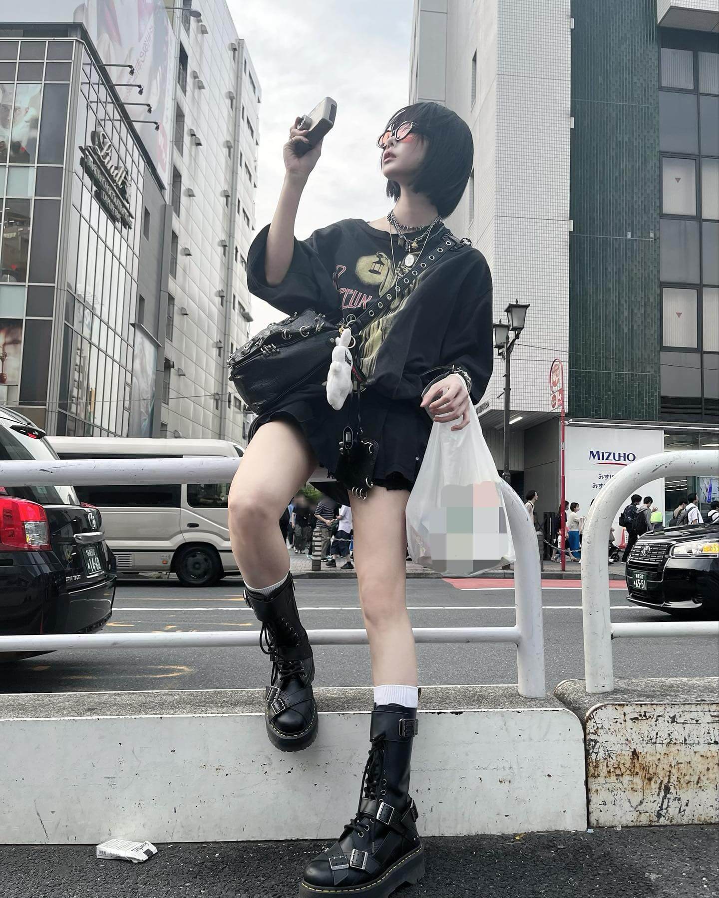 あのちゃんまさかの”携帯を忘れる”もマイペースな姿投稿で話題に💖