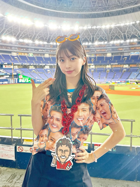 "日ハムガチ勢"牧野真莉愛、『新庄Tシャツ×ミニスカ』オリックス戦観戦の大興奮＆可愛すぎるインスタ投稿が話題に！