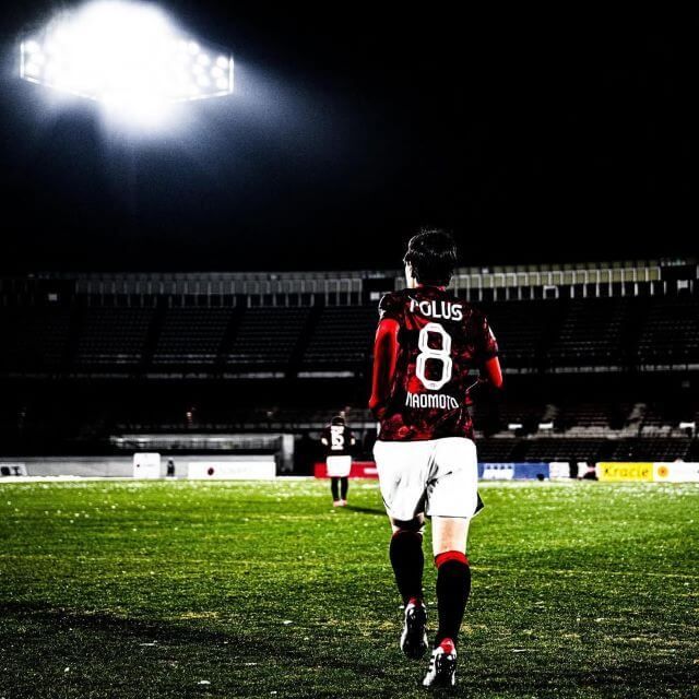 静寂のスタジアムに響く鼓動。猶本光の背中が語る決意とは！