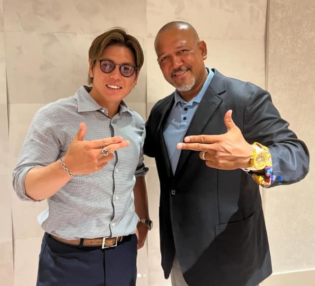 プロ野球選手 梅野隆太郎 ラミレスとの2ショットを公開！