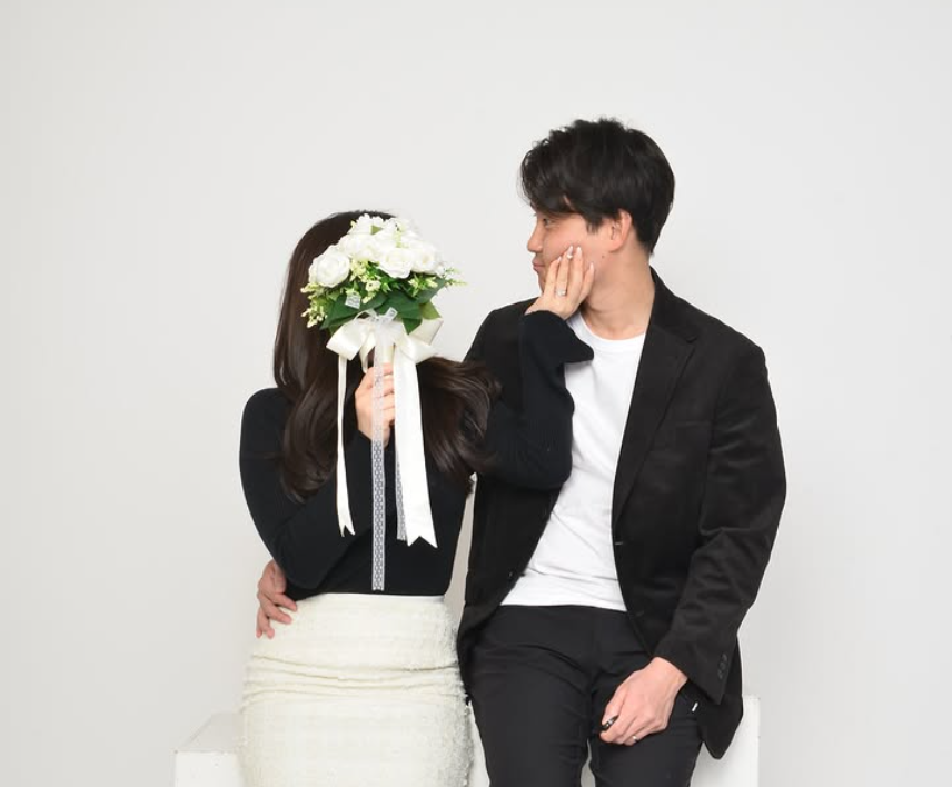 MBS三ツ廣政輝アナ、結婚報告ショットに祝福の声