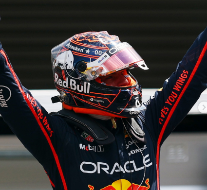 話題の“ポストスプリント”ショット！F1王者たちの笑顔にファン歓喜