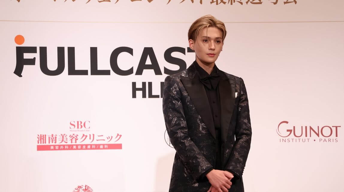 FANTASTICS・八木勇征、クールなタキシード姿を公開！その姿はまるで王子様！
