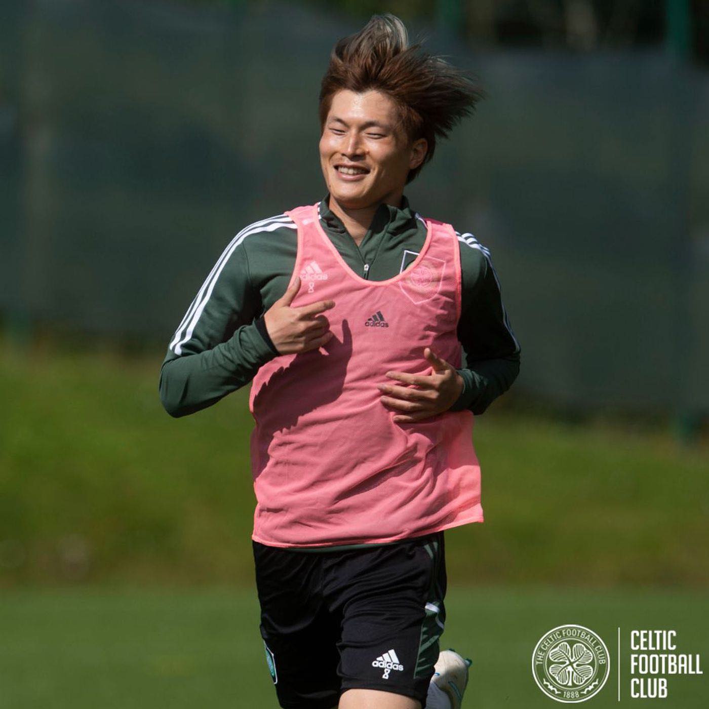 「さあ、始めよう🍀🙏🏻」セルティック・古橋が来シーズンに向け練習を開始⚽️