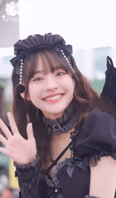 「天使の微笑みすぎる…」きゅるんParty参戦の高崎かなみ、"ブラックANGEL"コスで可愛すぎるスマイルムービー！