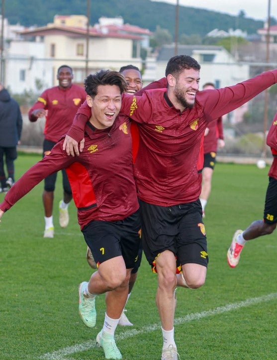 トルコで奮闘中の松木玖生 大一番に向け笑顔でトレーニング